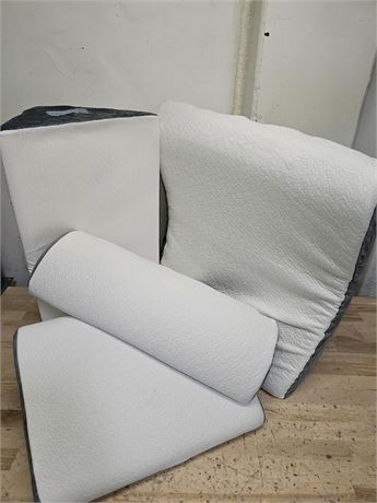 Bed Wedge Pillow White For Pain Relief