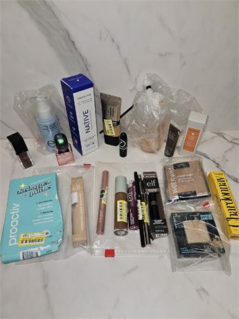 20PCS Cosmetics Bundle Sunscreen, Make Up