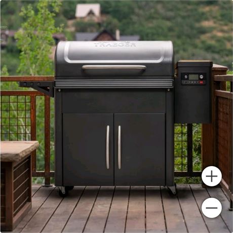 Traeger Silverton XL Pellet Grill w/Cover