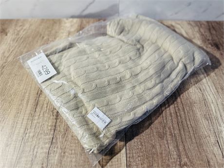 (XL) Cable Knit Sweater