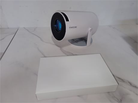 MAGCUBIC Ultra HD Projector