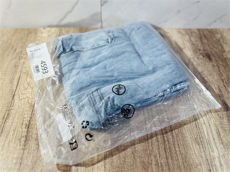 (XL)Light Blue Ripped Jeans