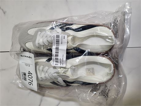Walking Sneakers