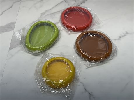 Avocado and Tomato Holder Set