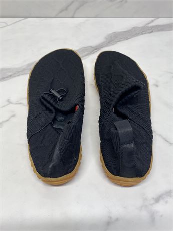 (7) Black Knit Slip-On Shoes