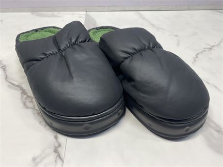 size 11.5–Cozy Indoor Slippers
