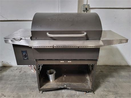 *Traeger 810