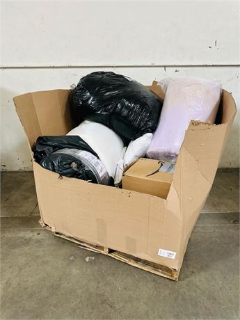 Pallet of Opened Bedding/Pillows