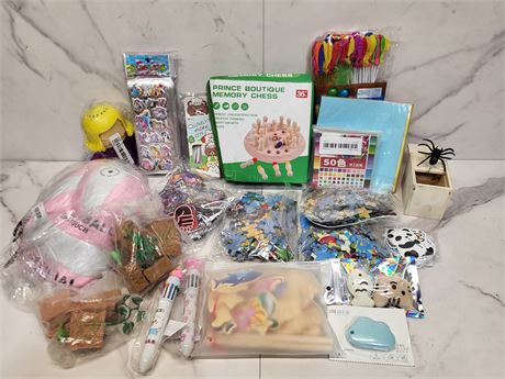 Mixed Toy and Craft Lot