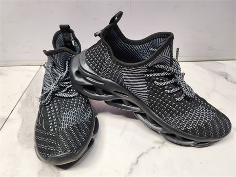 Ceak Black Men,s Running Shoes (43 EUR size)