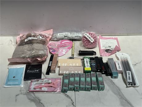 Mixed Cosmetics and Accessories Lot