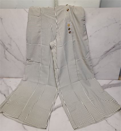 Small Striped Wide-Leg Pants