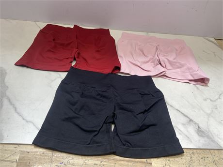 (M) Lot of 3 Women's Shorts