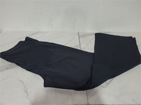 (XL) Black Leggings in Packaging