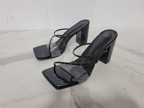 (9.5) Black High Heel Sandals