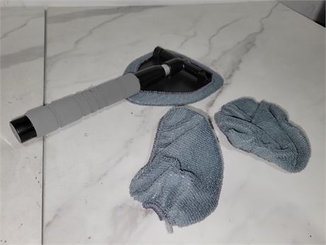 Cleaning Tool with Pads