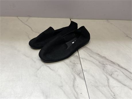 (Size8.5) Women’s Black Suede Loafers