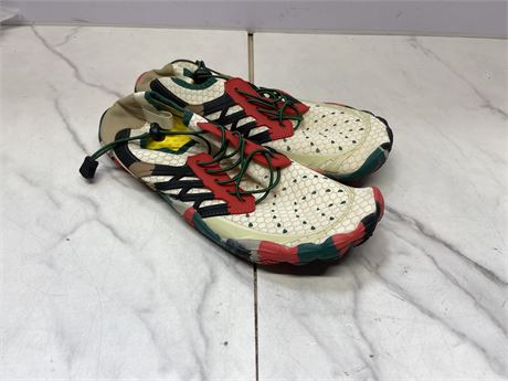 (Size11) Men Colorful Athletic Shoes