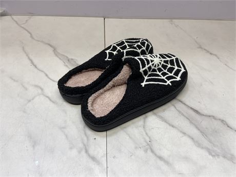 (Size7) Women’s Spider Web Design Slippers