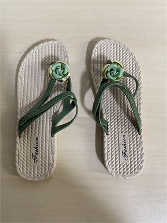 Size 9 women’s-Green Floral Sandals