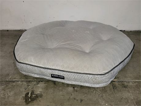 Kirkland Signature 36" Hexagon Pet Napper
