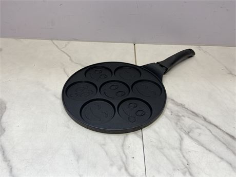 Smiley Face Pancake Pan