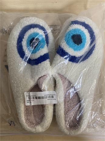 (10) Fuzzy Slippers with Eye Design