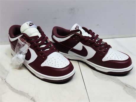 (Size 10.5) Nike Dunk Low Sneakers