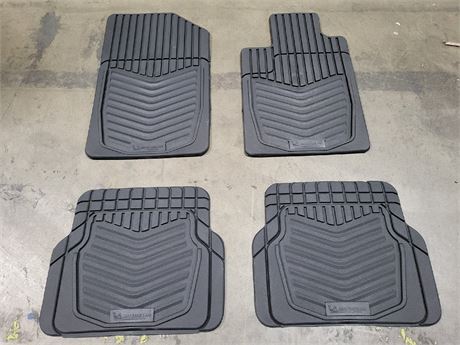 Michelin 4 Pieces Universal Car Mat Set