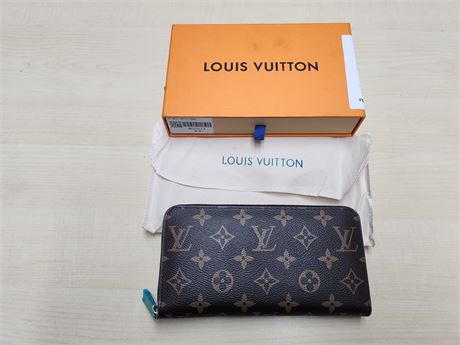Replica of Designer Women's Wallet
