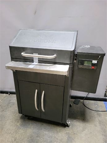 Traeger Silverton 620 Pellet Grill