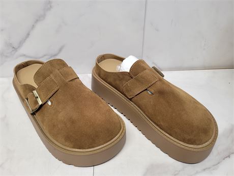 Size 38.5 Approx Size 7 Brown Suede Platform Clogs