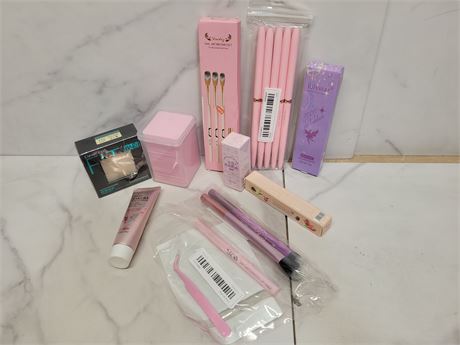 Mixed Cosmetics and Tools Lot