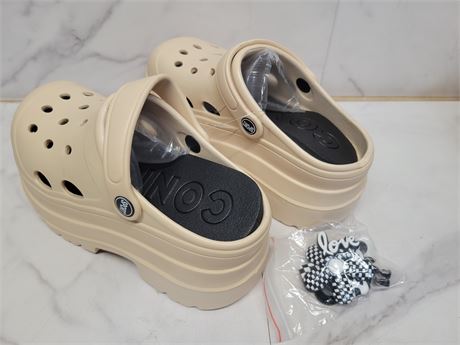Size 38-39 Approx Size 5-6 Beige Platform Clogs with Charms