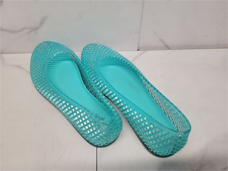Size 6 Turquoise Jelly Flats