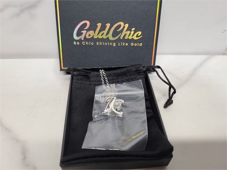 GoldChic Necklace with Pendant