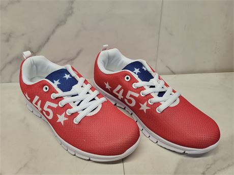 Size M/5F/7 Red Star Sneakers