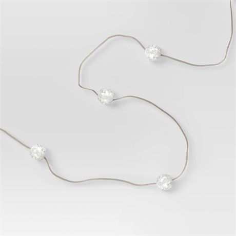 Cracked Orb Fairy String Lights White - Room